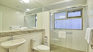 Familienzimmer, 2 Schlafzimmer | Badezimmer