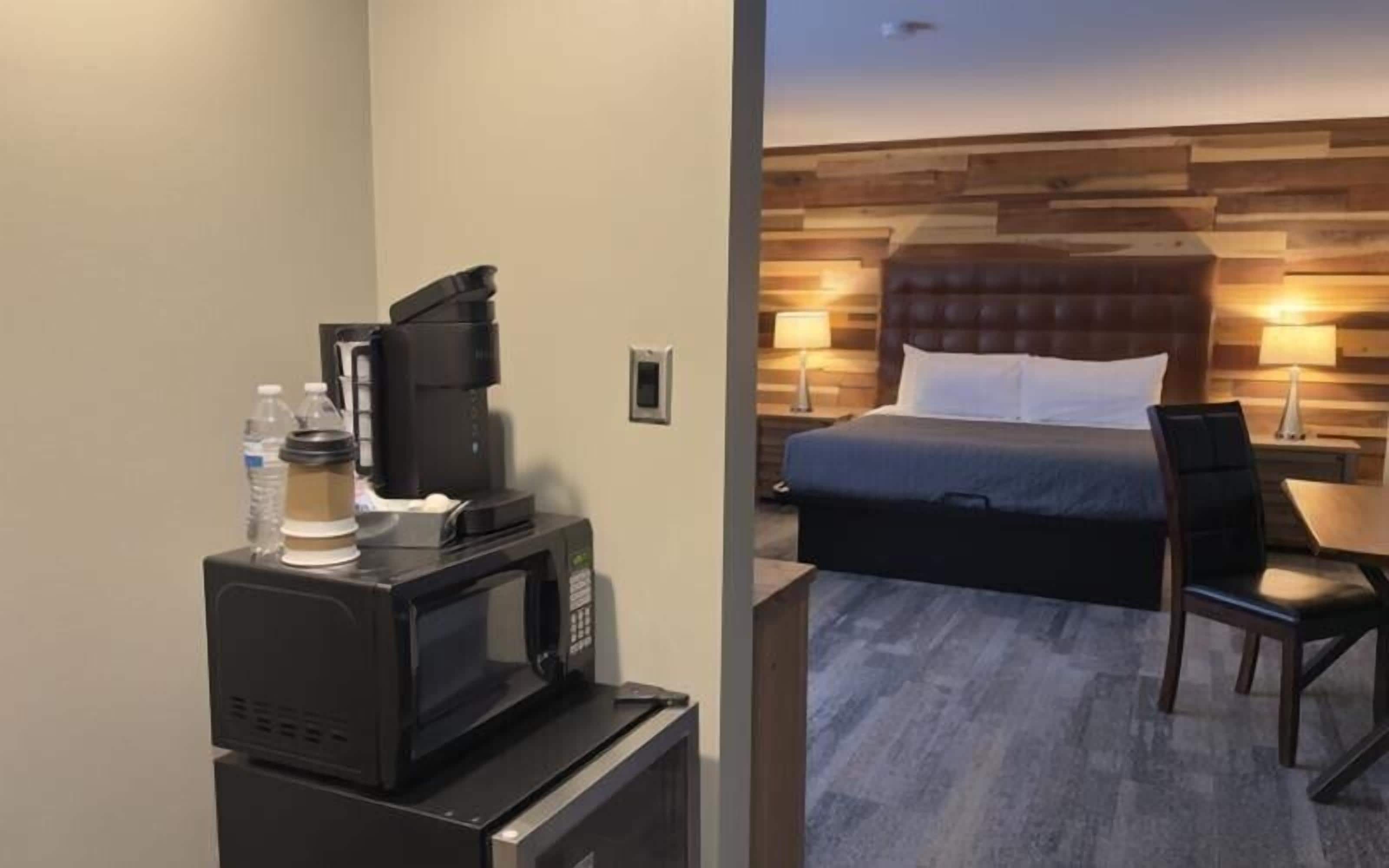 Rum - 1 kingsize-säng | Skrivbord, arbetsyta för laptop och mörkläggningsgardiner