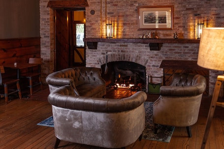 Lounge. The Brewery Lodge Hotel