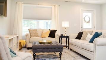 Family Townhome, Multiple Beds | Living area | TV