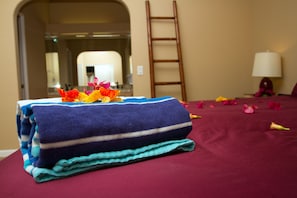 Romantic Room, 1 King Bed (21+ Adults Only/Couples Only)