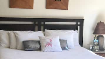 Romantic Room, 1 King Bed (21+ Adults Only/Couples Only) | Frette Italian sheets, premium bedding, down comforters
