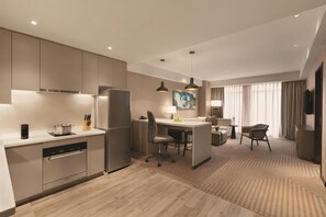 1 habitación, ropa de cama de alta calidad, edredón y minibar 