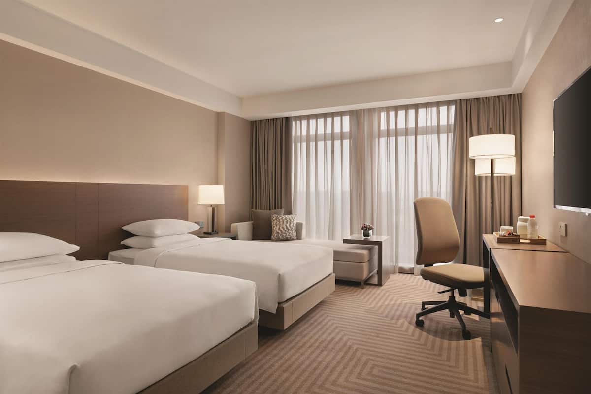 ルーム シングルベッド 2 台 (Den, No Sofa Bed) | 1 室のベッドルーム、高級寝具、羽毛の掛け布団、セーフティボックス (室内)