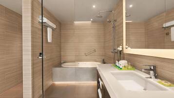 Suite, 2 Bedrooms (2 Kingbed) | Bilik Mandi | Hulu semburan hidrourut, kelengkapan dandanan diri berjenama