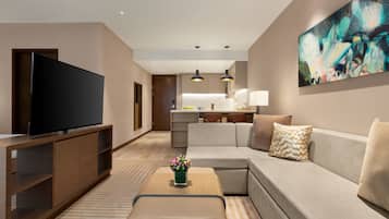 Kitchen Studio King Bed with sofa bed | 1 bedroom, premium bedding, down comforters, minibar