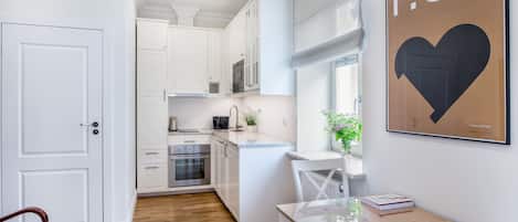 Studio Suite phong cách cổ điển, không hút thuốc, quang cảnh sân vườn | Khu phòng khách