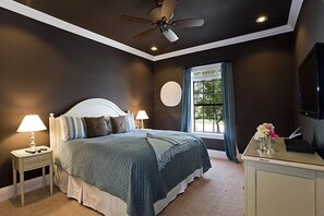 4 bedrooms, desk, iron/ironing board, free WiFi - Family Friendly,Sleeps 15, Smoke Free,Relaxing,Safe Home In REUNION RESORT (reunion)
