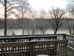 Property grounds - Welcome to this patch of serenity on the river's edge, to this hideaway. (Shepherdstown)