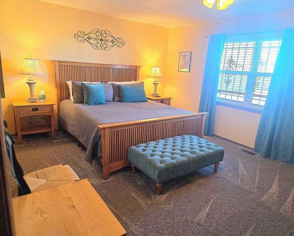 2 habitaciones, tabla de planchar con plancha, wifi y ropa de cama 