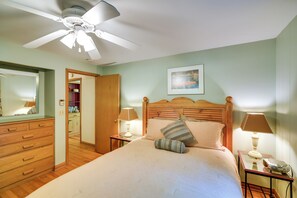 2 bedrooms, internet, bed sheets