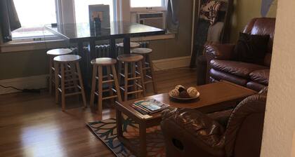 Best location in Milwaukee! Lower Duplex Unit - long term stays welcome