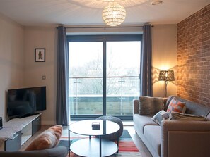 Living area - Lancaster City Apartment (Lancaster)