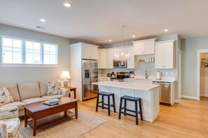 Family Townhome, 1 Bedroom | Living area | Plasma TV