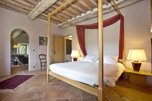 5 chambres, fer et planche à repasser, lit parapluie, Wi-Fi gratuit