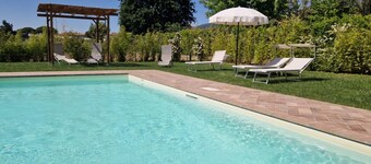 Casolare in pietra recentemente restaurato, con piscina privata, ideale per coppie di amici o famigl