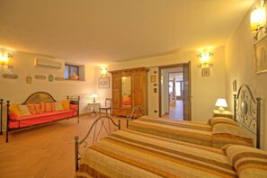7 chambres, lit de bébé portatif, accès au Wi-Fi (inclus)