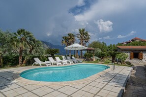 Piscine extérieure
