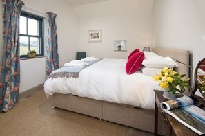 1 bedroom, iron/ironing board, travel crib, WiFi