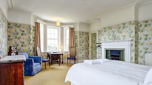 7 quartos, ferros/tábuas de passar roupa, Wi-Fi de cortesia