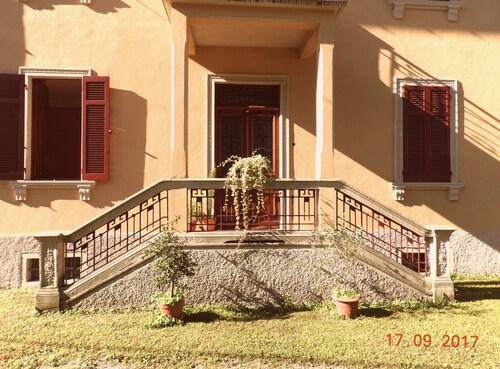 Charmante maison avec jardin près du lac romantique de 0rta, pour 6 personnes