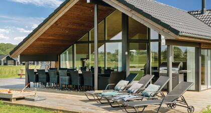 Awesome home in Odder with kitchen