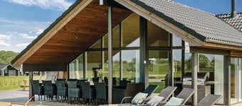 Awesome home in Odder with kitchen