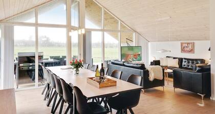 Awesome home in Odder with kitchen