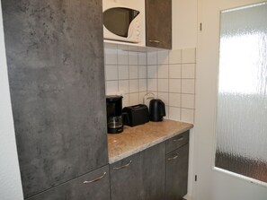 Réfrigérateur, micro-ondes, four, lave-vaisselle