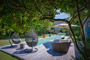 Piscina all'aperto, una piscina riscaldata