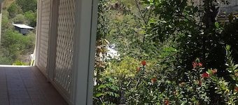 Charming, quiet F3 in Petite Anse - beach 300 m away