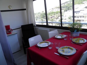 Dining - Modern studio with mezzanine and parking near the beach (Sète)