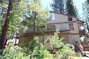 exterior view - Very nice 2 bedroom townhome w/ pool, close to beach and Northstar (Kings Beach)