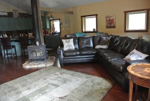 Smart TV, reproductor de DVD, libros y estéreo 