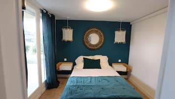 4 bedrooms, iron/ironing board, travel crib, WiFi