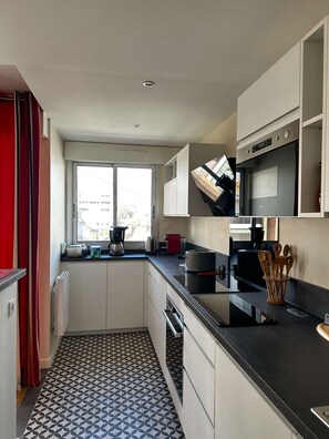 Fridge, microwave, oven, dishwasher