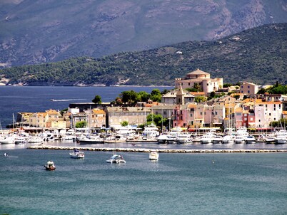 Villa 1 standing seaside, breathtaking view of the Gulf of Saint Florent