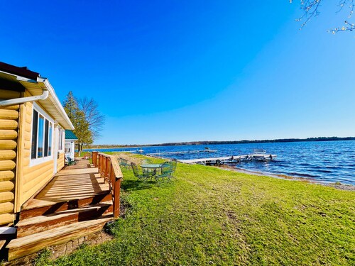 Lakeside Cabin on Lake Noquebay - Including Your Own Pier, Kayak/Canoes, & More!