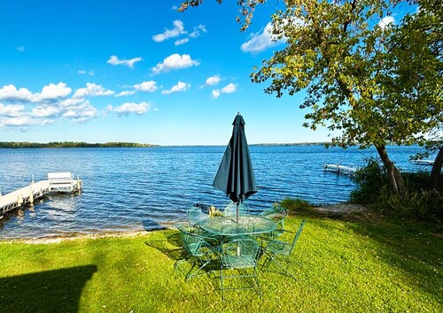 Perheystävällinen kahden makuuhuoneen hytti kaunis järvi Noquebay