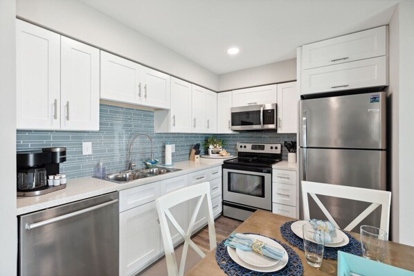 Fridge, microwave, oven, stovetop