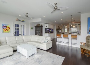 Smart TV, fireplace, DVD player, ping pong