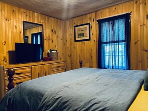 Tabla de planchar con plancha, wifi y ropa de cama 