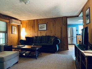 Smart TV, reproductor de DVD, libros y videoteca 