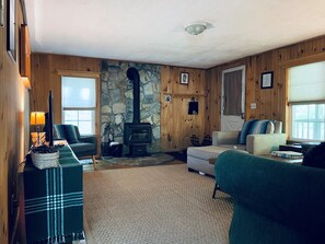 Smart-TV, DVD-Player, Bücher, Videothek