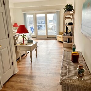 Smart TV, video games, DVD player