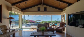 Hengittävä merinäköala ja tulivuori! Uima-allas, kylpylä ja voit jopa vuokrata JEEP-tilomme