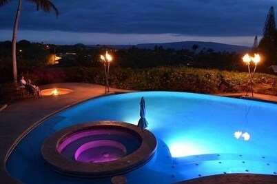 Breath taking ocean and volcano views! Pool,Close to beaches and everything else