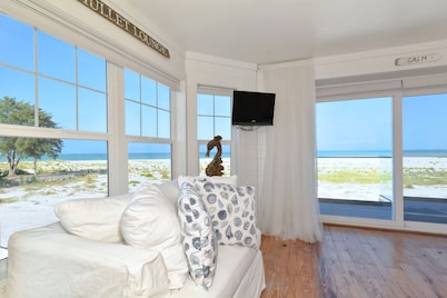  Beautiful, Gulf-Front Home on Bean Point--Halcyon House