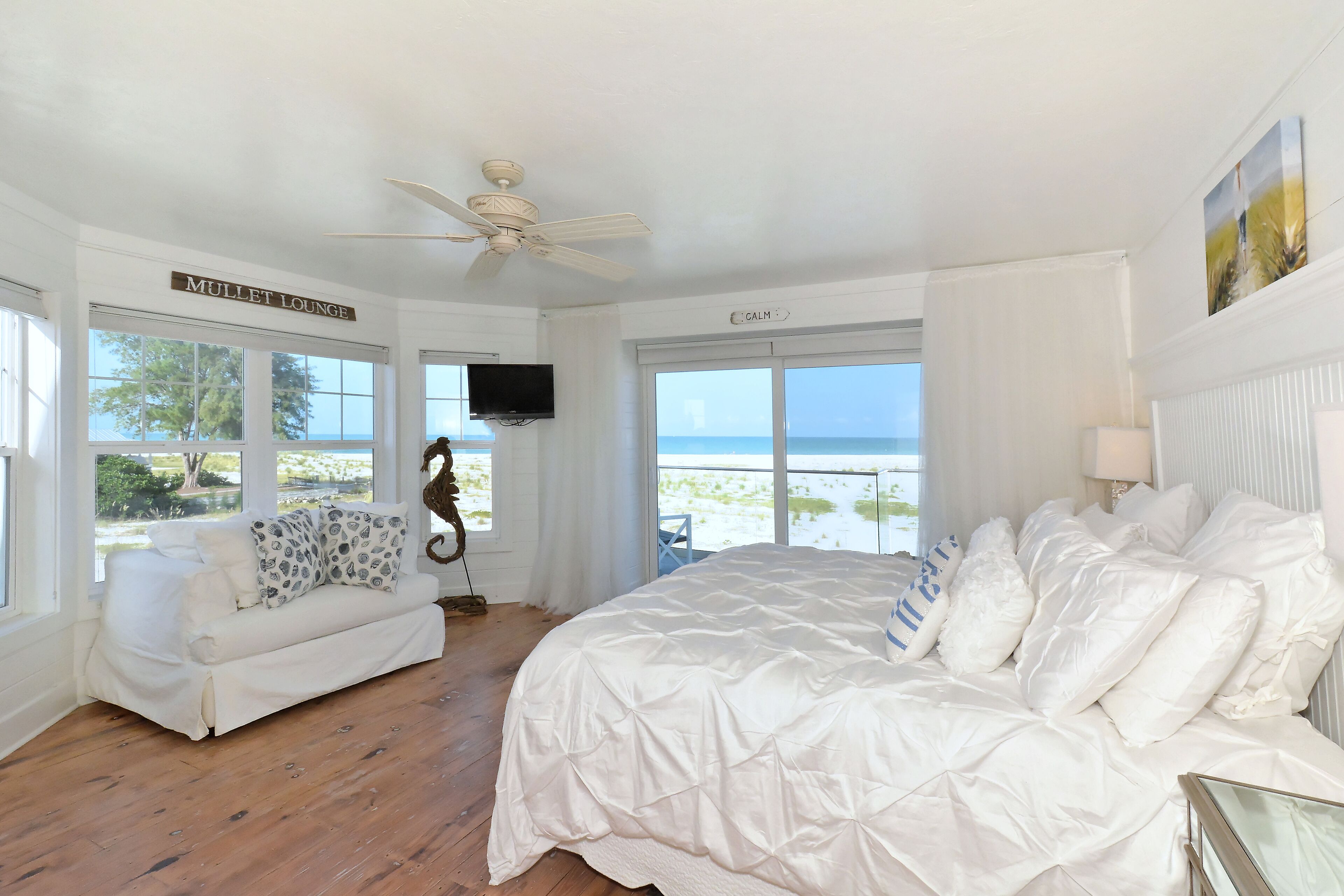 4 bedrooms, iron/ironing board, travel crib, WiFi (free)