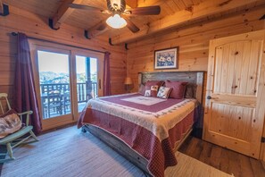 3 chambres, fer et planche à repasser, lit de bébé portatif